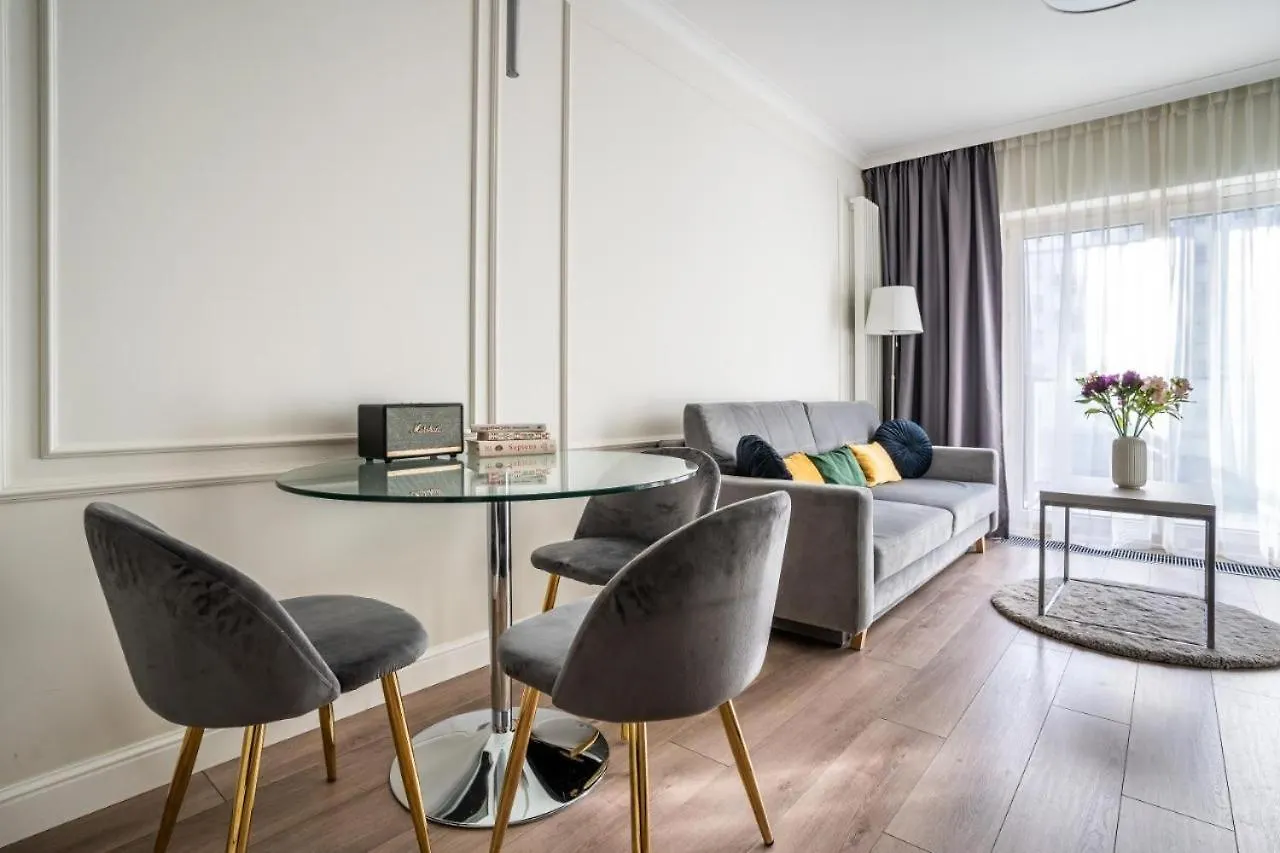 Apartment Urban Chic - Luxury Warsaw Stays - Mennica Residence - 4 Bedrooms