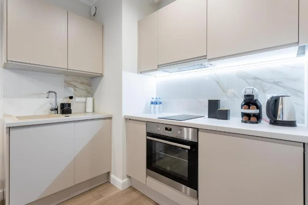 Apartment Urban Chic - Luxury Warsaw Stays - Mennica Residence - 4 Bedrooms