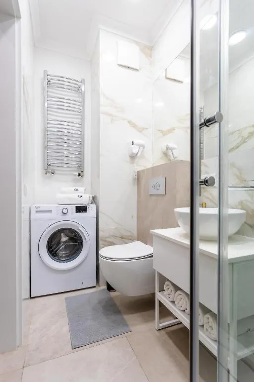 Urban Chic - Luxury Warsaw Stays - Mennica Residence - 4 Bedrooms Poland