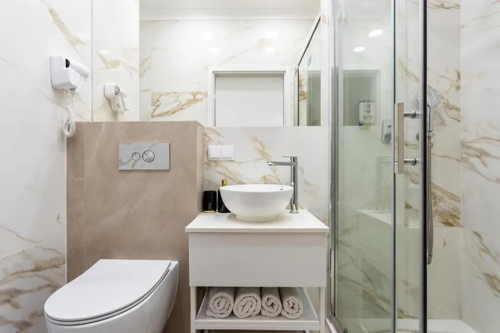 Urban Chic - Luxury Warsaw Stays - Mennica Residence - 4 Bedrooms Apartment