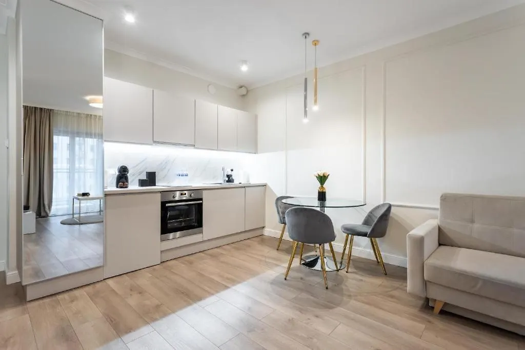 Urban Chic - Luxury Warsaw Stays - Mennica Residence - 4 Bedrooms