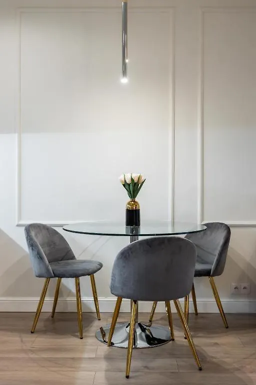 Apartment Urban Chic - Luxury Warsaw Stays - Mennica Residence - 4 Bedrooms