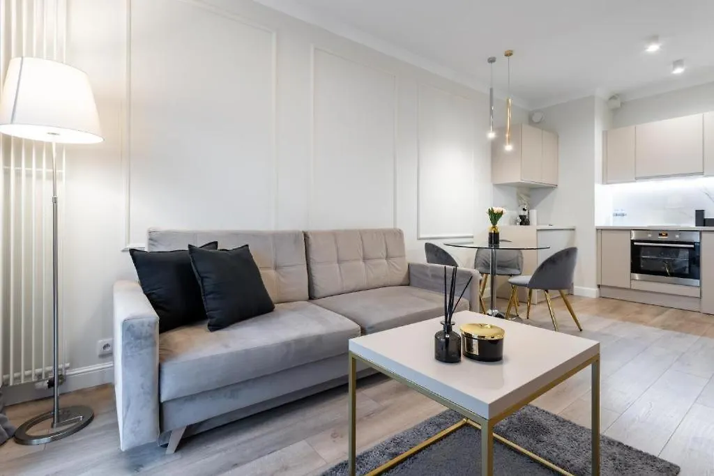 Urban Chic - Luxury Warsaw Stays - Mennica Residence - 4 Bedrooms